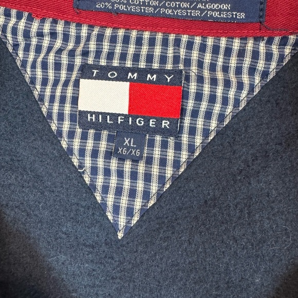 Vintage Tommy Hilfiger Men's Navy Casual Button Down Shirt - Picture 4 of 4